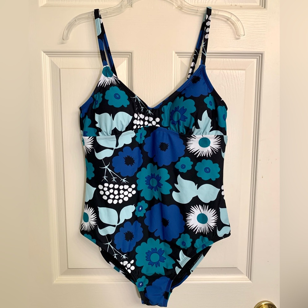 Marimekko for Target 1 piece swimsuit. Size L. NWOT. Beautiful Marimekko print.